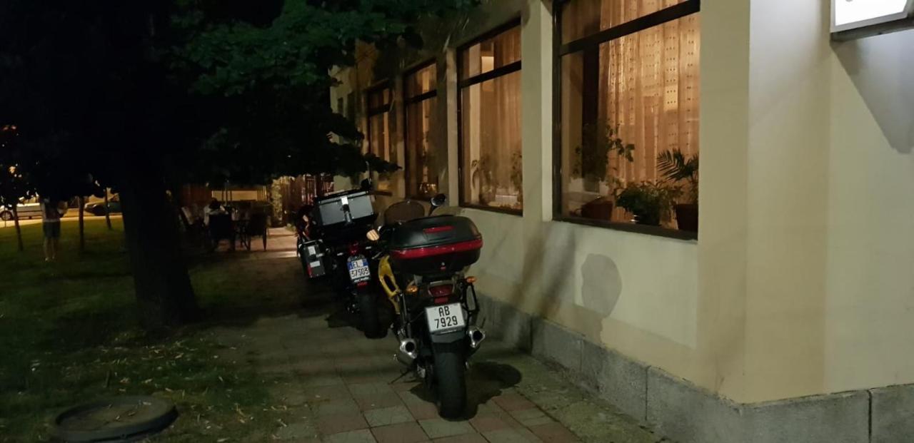 Mon Cheri Ντρομπέτα-Τούρνου Σεβερίν Εξωτερικό φωτογραφία